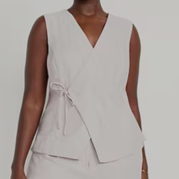NWT Old Navy Wrap-Front Linen-Blend Vest - Picture 1 of 8